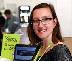© Kai, Obermüller; Diplom-Medieninformatikerin Anja Lorenz beim OERCamp18Nord.