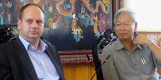 Dresdens Wirtschaftsbürgermeister (und TU-Absolvent) Dirk Hilbert war zu Gast in Hanoi